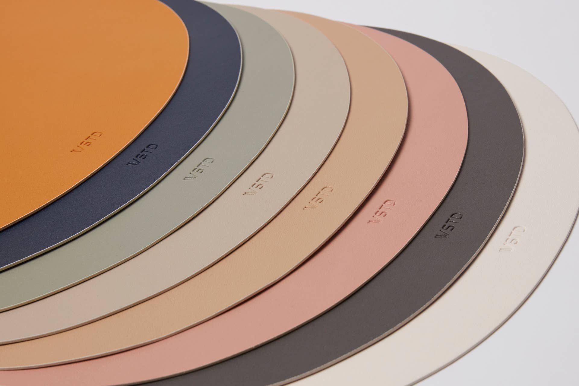 illo - Wholesale Placemat - Oval Placemat2