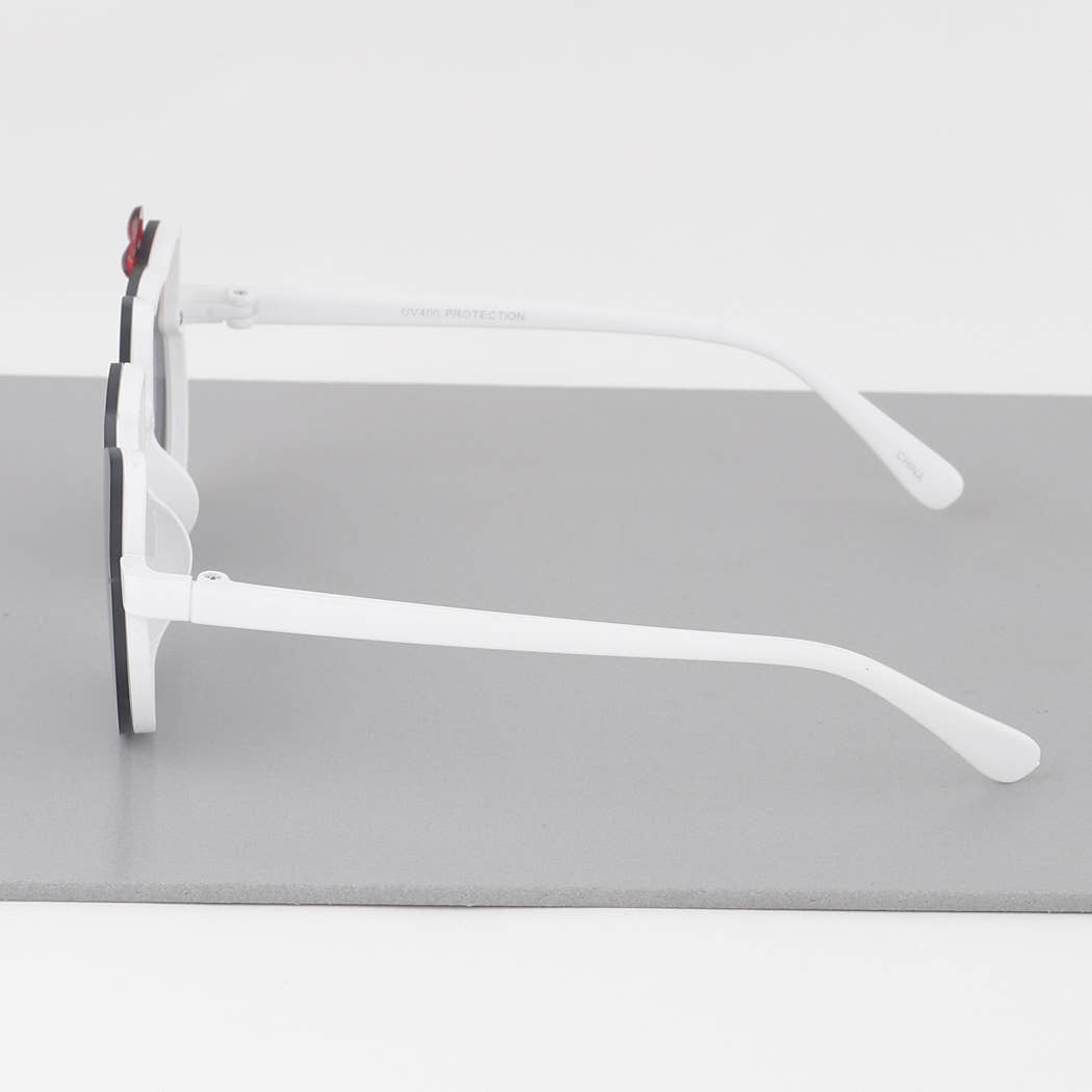 MIX KIDS Hello Kitty Sunglasses for wholesale on Faire2