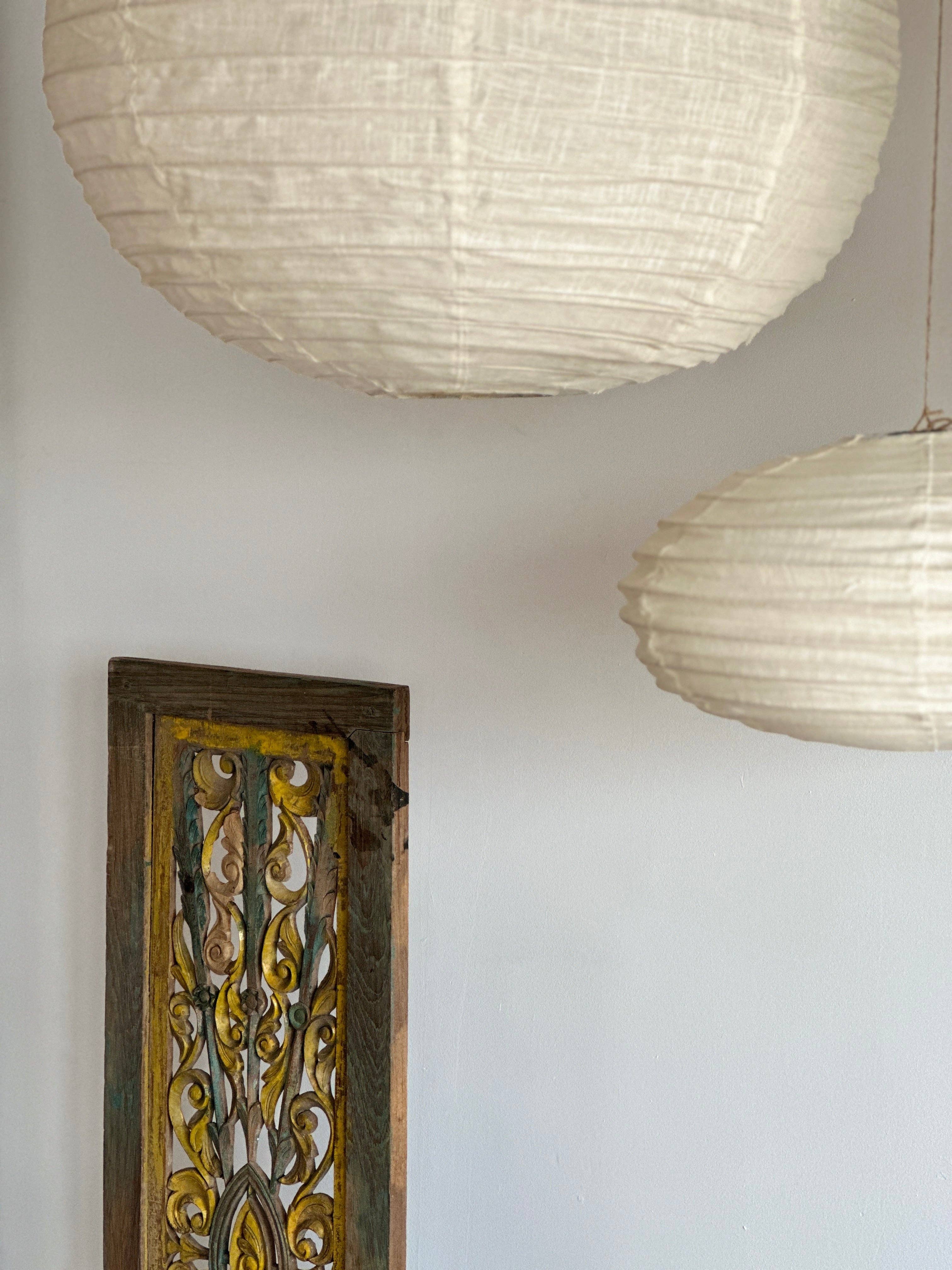 Office Objets - Wholesale Chandelier/Hanging Light - Average Japanese-style oval flattened pendant in rattan and natural linen H30 D4532