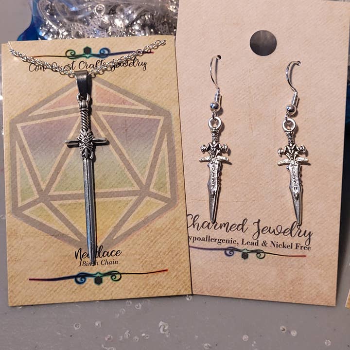 Con-Quest Crafts - Vente Boucles d'oreilles pendantes - Boucles d’oreilles et colliers à thème fantasy, gothique, RPG et gaming17