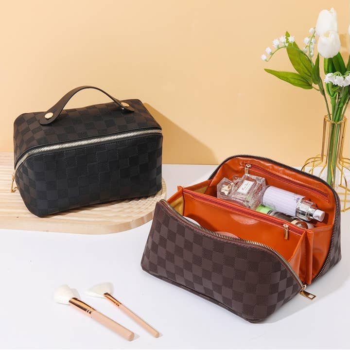 42POPS - Wholesale Makeup/Cosmetic Bag - ,,,,_...._ VEGAN LEATHER MAKEUP BAG SOLID BAG