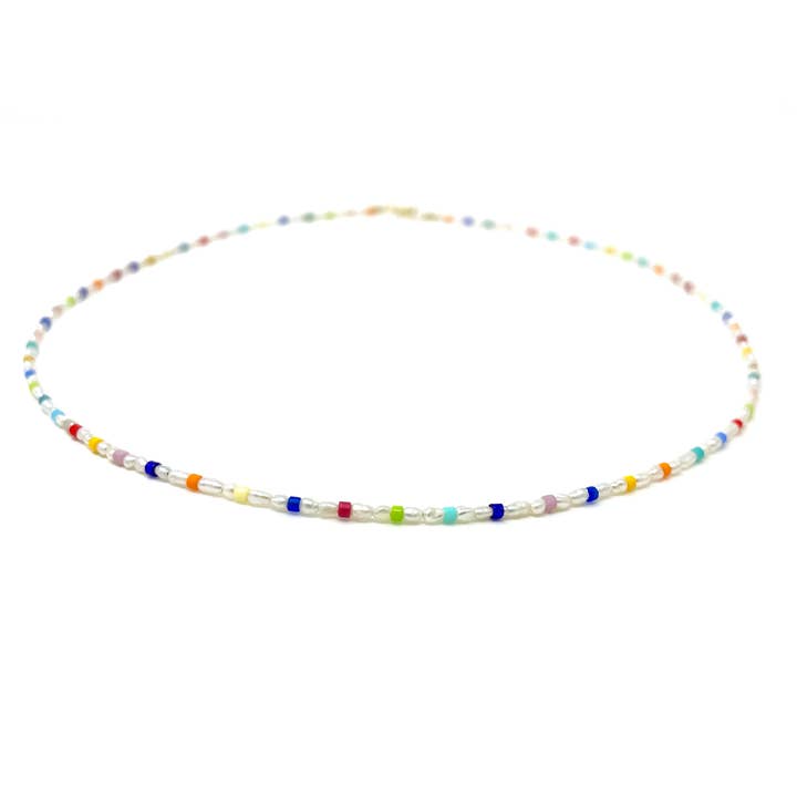 Farverige frø perle og ferskvandsperle halskæde for engroshandel hos Jennifer Shon Jewelry