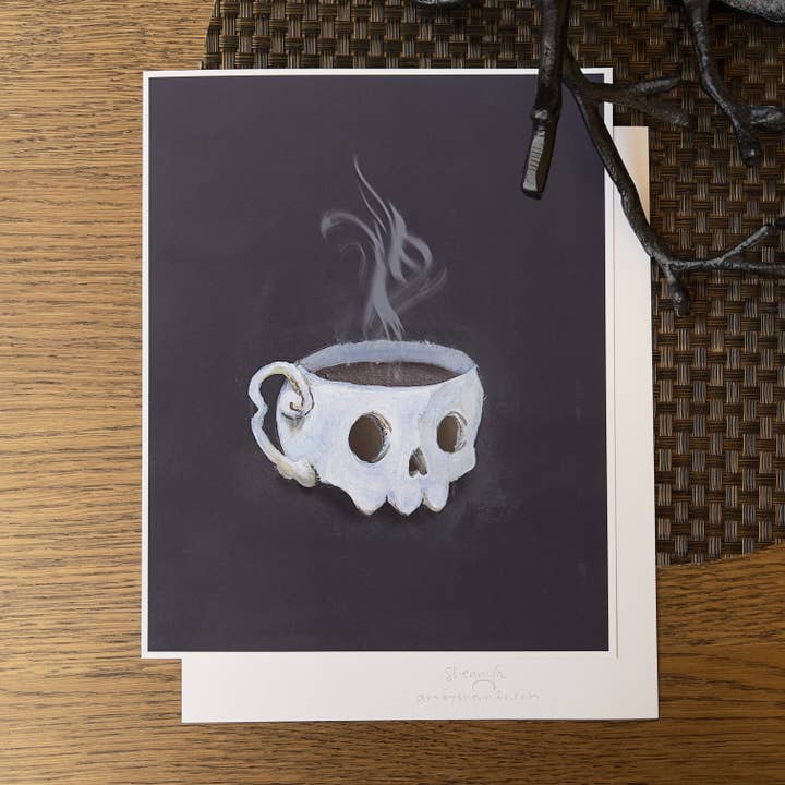 Tasse imprimée en forme de crâne | Illustration de bar à café pour la vente par Art By Shennifr