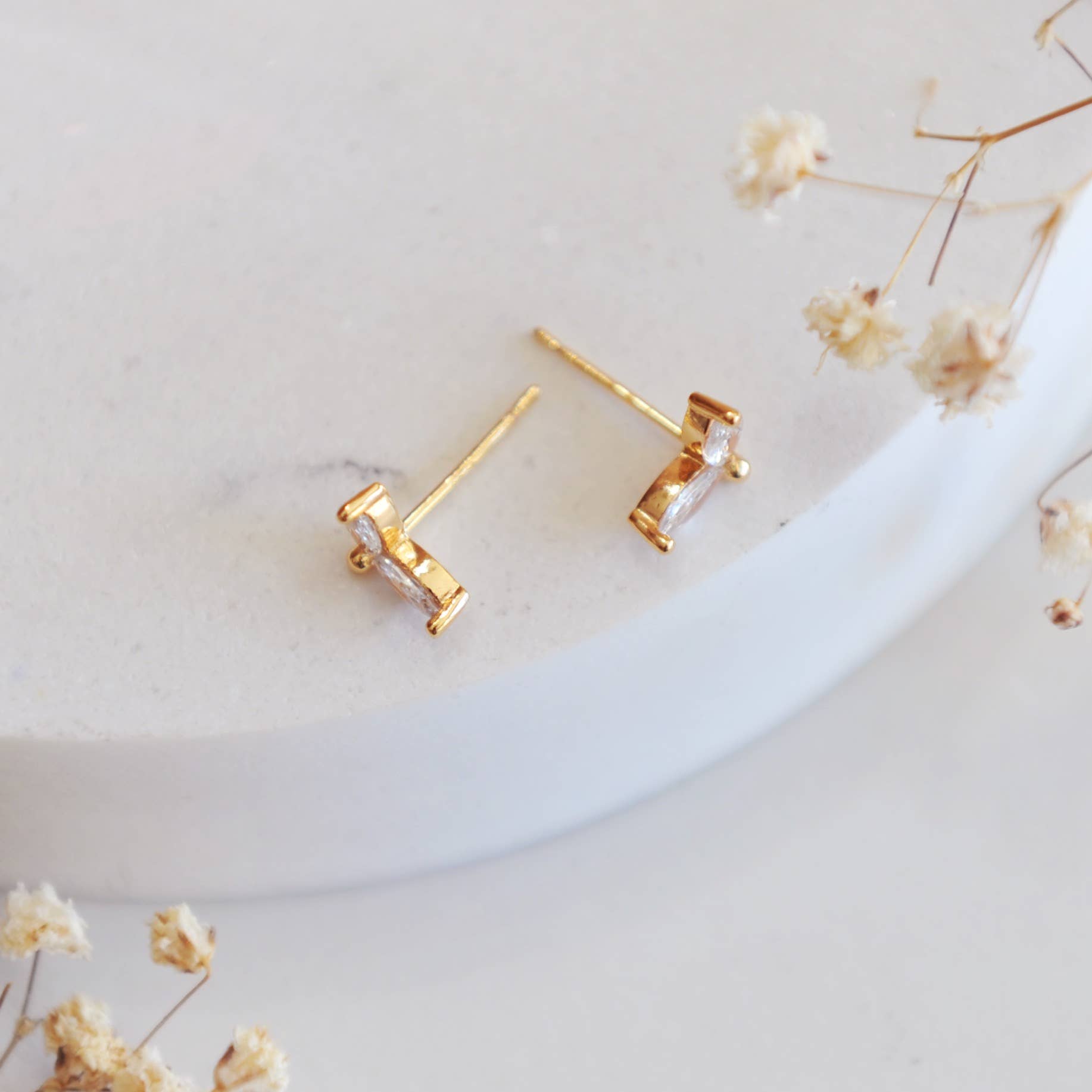 Oh So Lovely - Wholesale Stud/Post Earrings - CARLY, Floral Leaf Crystal Sud Earrings1