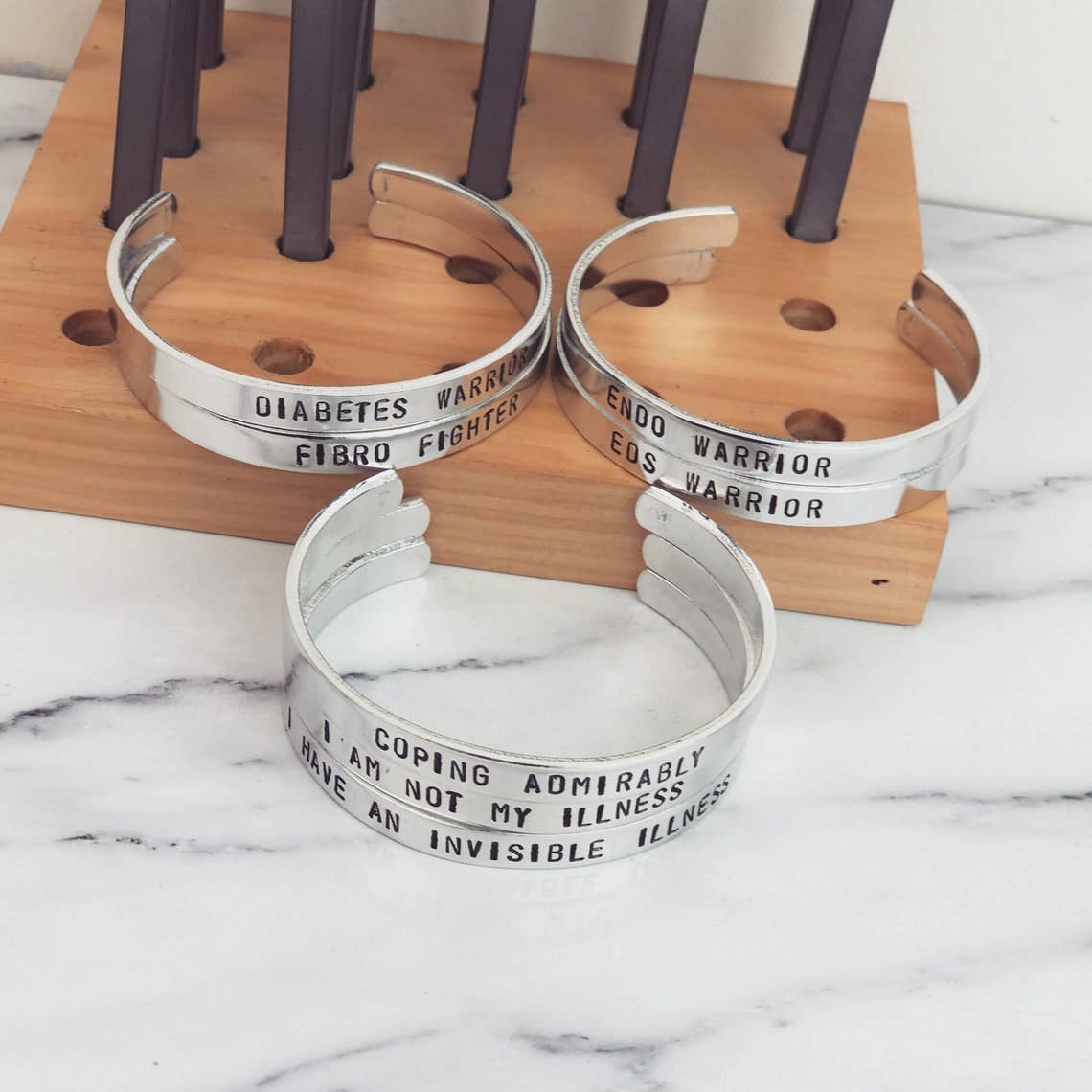 Black Tied – Großhandel Manschettenarmband – Diabetes Warrior Armband | Stärke bei Krankheit für Diabetiker2