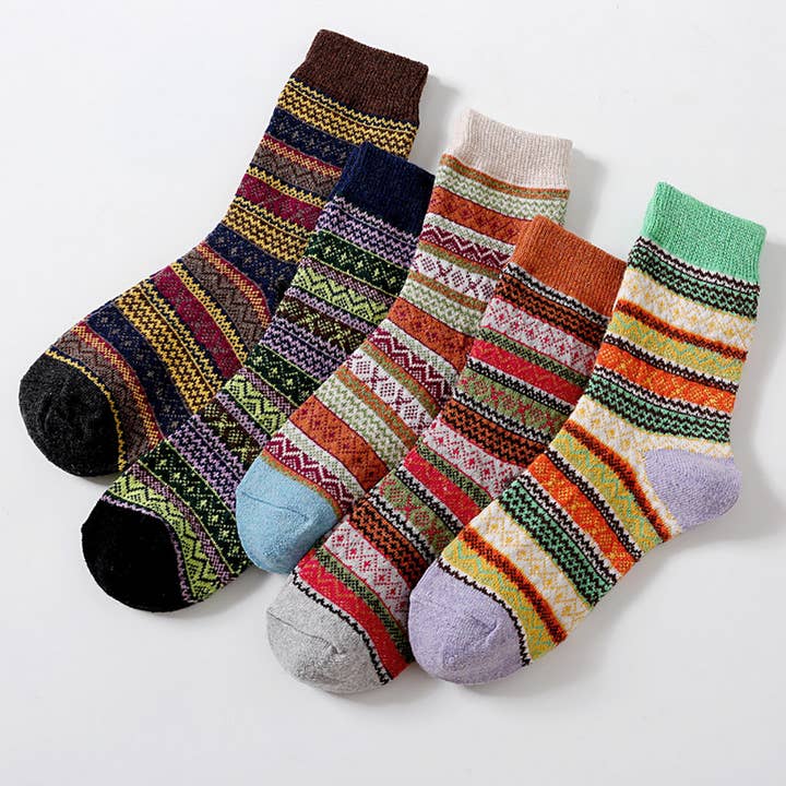 ACCITY - Wholesale Socks - Women's - WOMEN VERTICAL STRIPED SOCKS 5 PAIRS PER PACK_CWMS0696