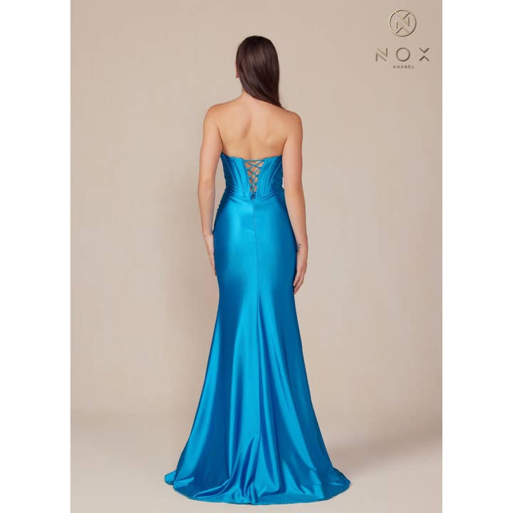 Noxanabel - Wholesale Formele jurk - Dames - Noxanabel satijnen strapless jurk met aansluitende pasvorm T150010