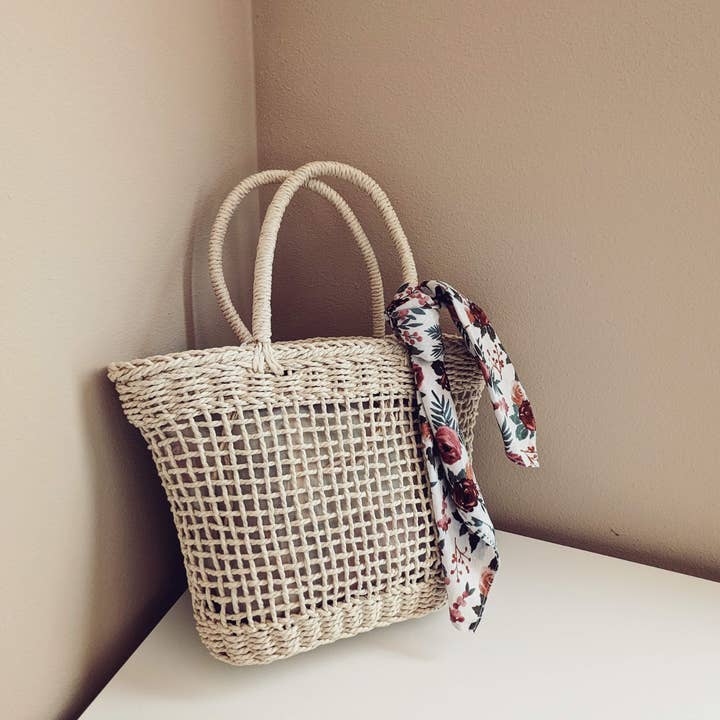 Seattle and Saigon - Wholesale Tote Bag - Women's - NATURAL WOVEN STRAW HANDBAG IN CREAMY WHITE3