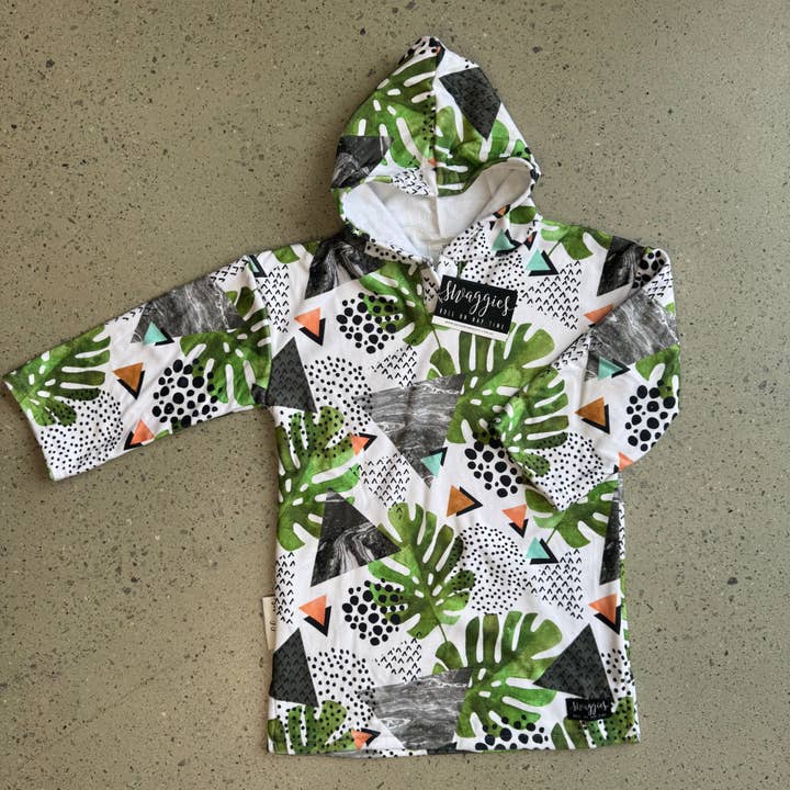 TOALHA COM CAPUZ KOKO JUNGLE por atacado de Daycare Swaggies