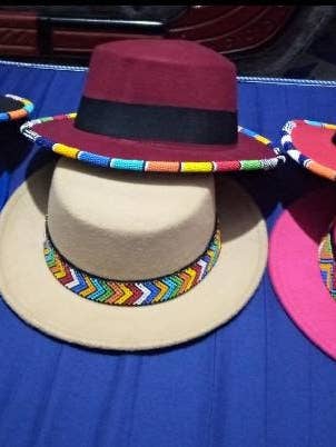 engros 6 assorterede fedora perlebesatte håndlavede hatte for engroshandel hos Delight merchants