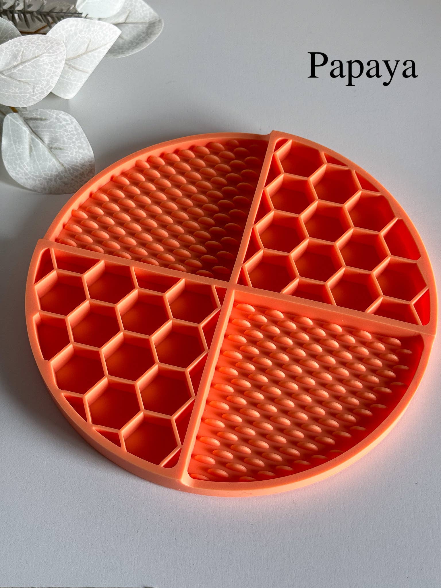 Doggotique - Wholesale Pet Food Mat - Dog - Lick mat Honey Dog, Slow Feeder, Feeding Station14