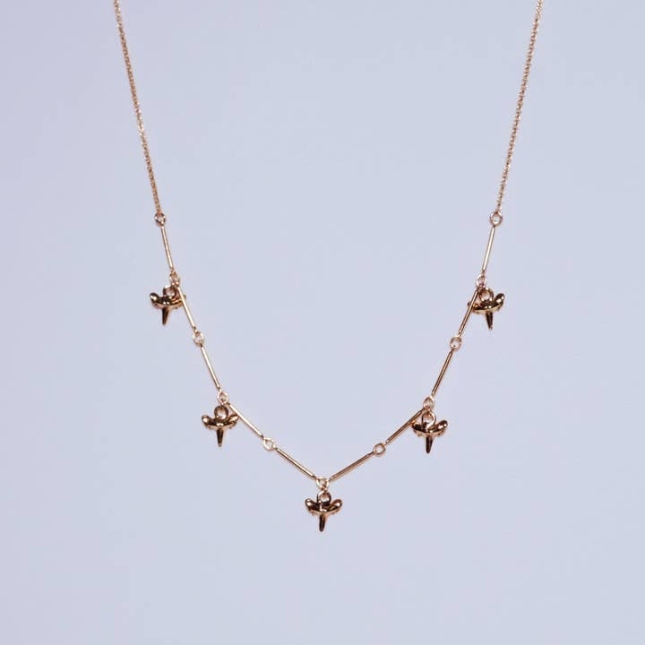 Collar con colgante de dientes de tiburón pequeños de 5 estaciones para venta al por mayor de Imi jewelry