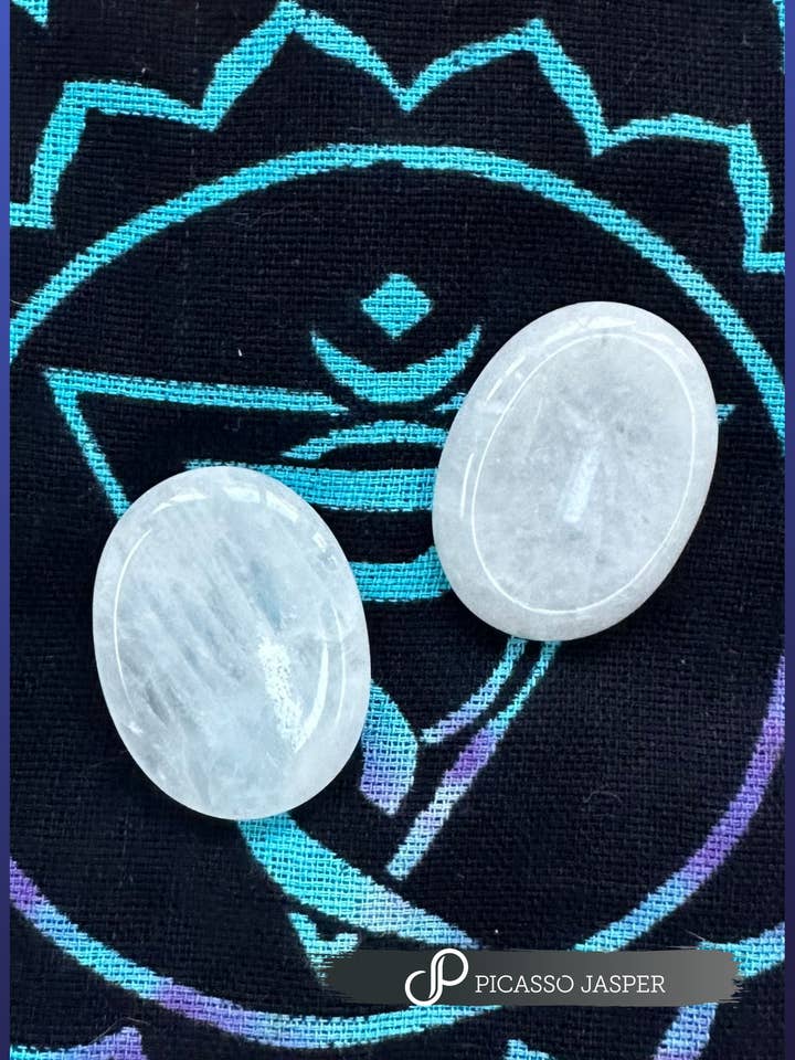 Pietra preoccupante in giada bianca, che dona pace e calma, energia curativa per la vendita all'ingrosso da parte di Picasso Jasper