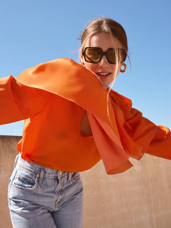 Serenity blus för wholesale av FUGA