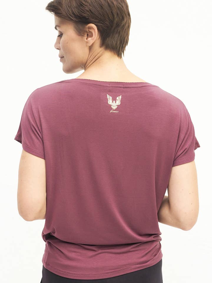 Maglietta Manavi Ruby per la vendita all'ingrosso da parte di Kismet Yogastyle