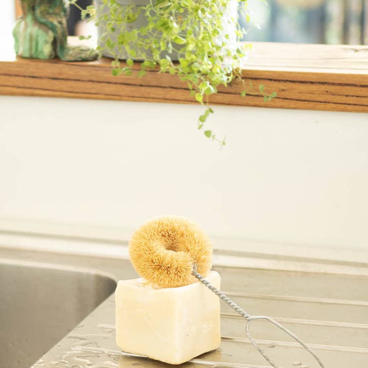 ZerO Dish Brush - Easy Grip Handle and other Purchase Wholesale coconut scourer. Free Returns & Net 60 Terms on Faire trending on Faire.