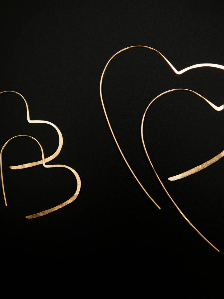 Open Heart Hoops, Riempimento in Oro 14K per la vendita all'ingrosso da parte di Hannah Naomi