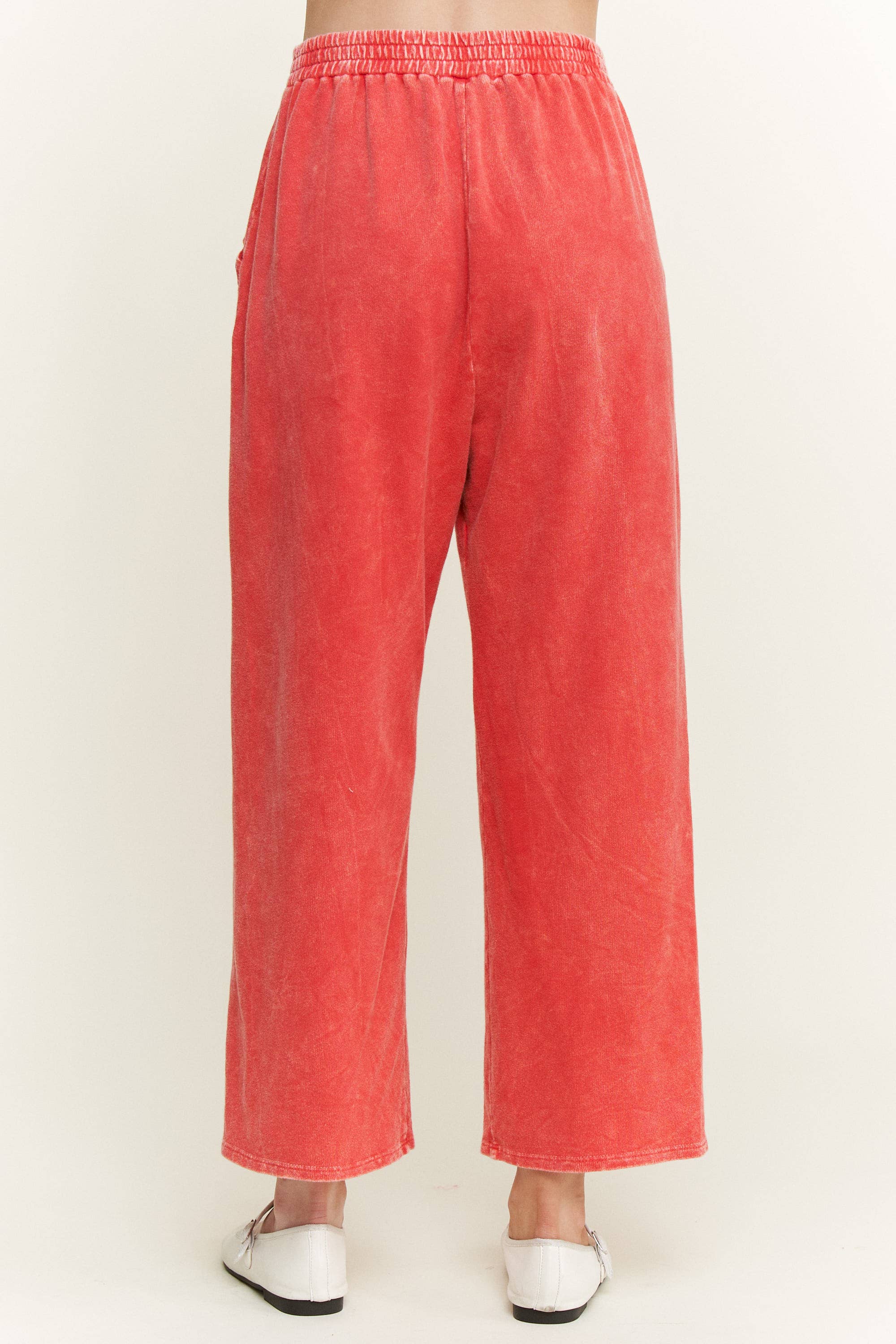 J.Her – Großhandel Lounge-Trainingshose/-Jogginghose – Damen – Mineralgewaschene, mit Nieten besetzte Wide-Leg-Hosentaschen HP65498