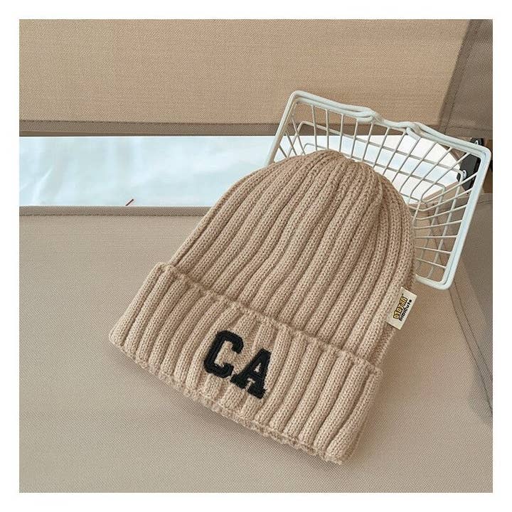 Børne Broderet Alfabet Strikket Beanie for engroshandel hos FurDecoration