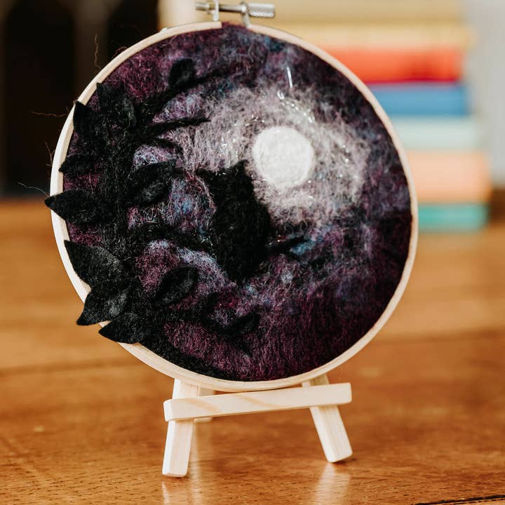 The Crafty Kit Company – wholesale Sömnadskit – Måla med ull: Klok gammal uggla i ett Hoop Needle Filt Craft Kit1