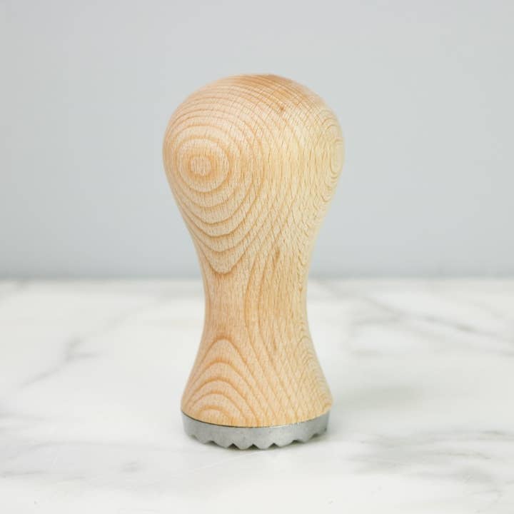 etúHOME - Wholesale Serving utensil - Mediterranean Nut & Seed Crusher, Beechwood2