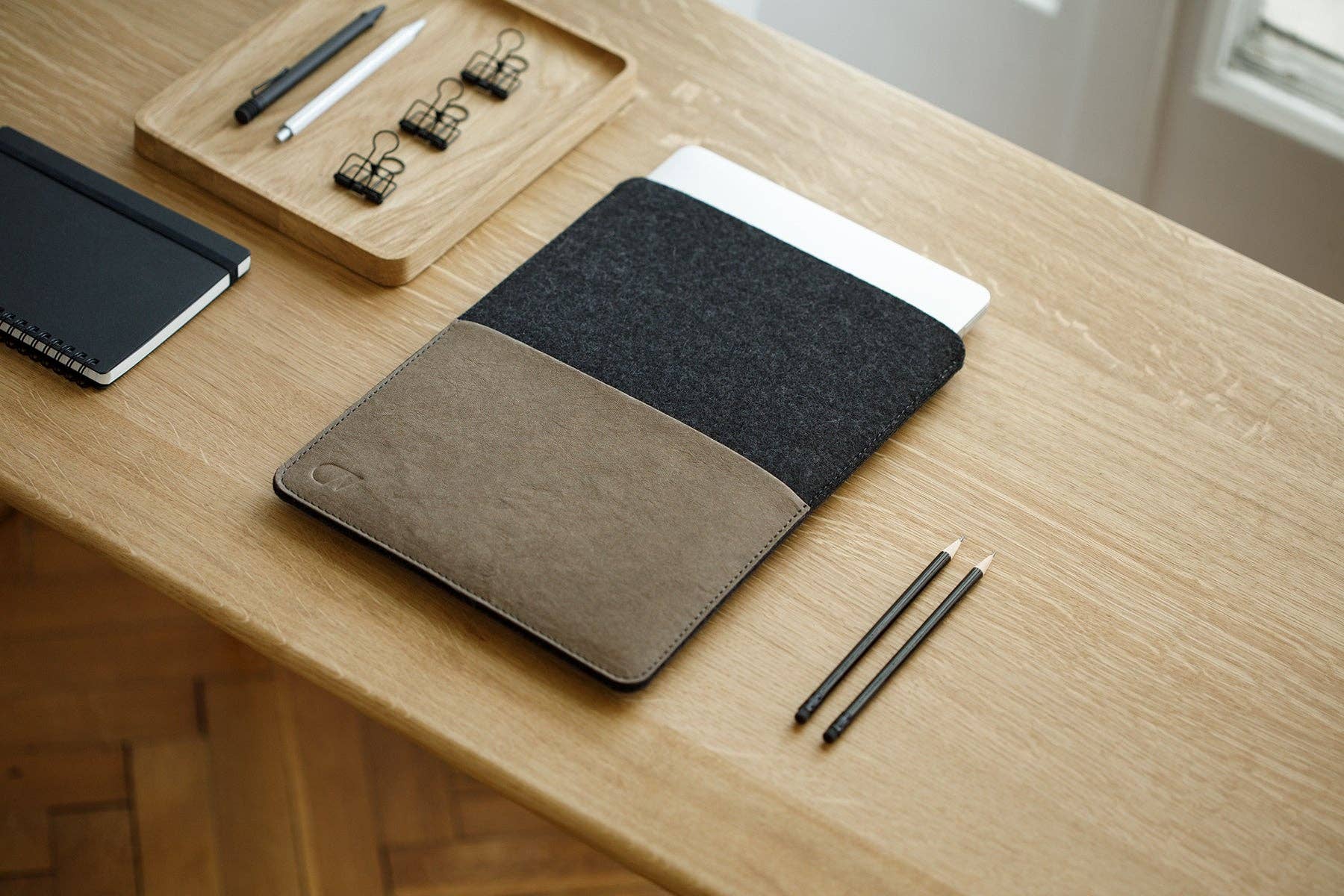 Oakywood – wholesale Laptop/tablet case – Unisex – Felt MacBook Sleeve6