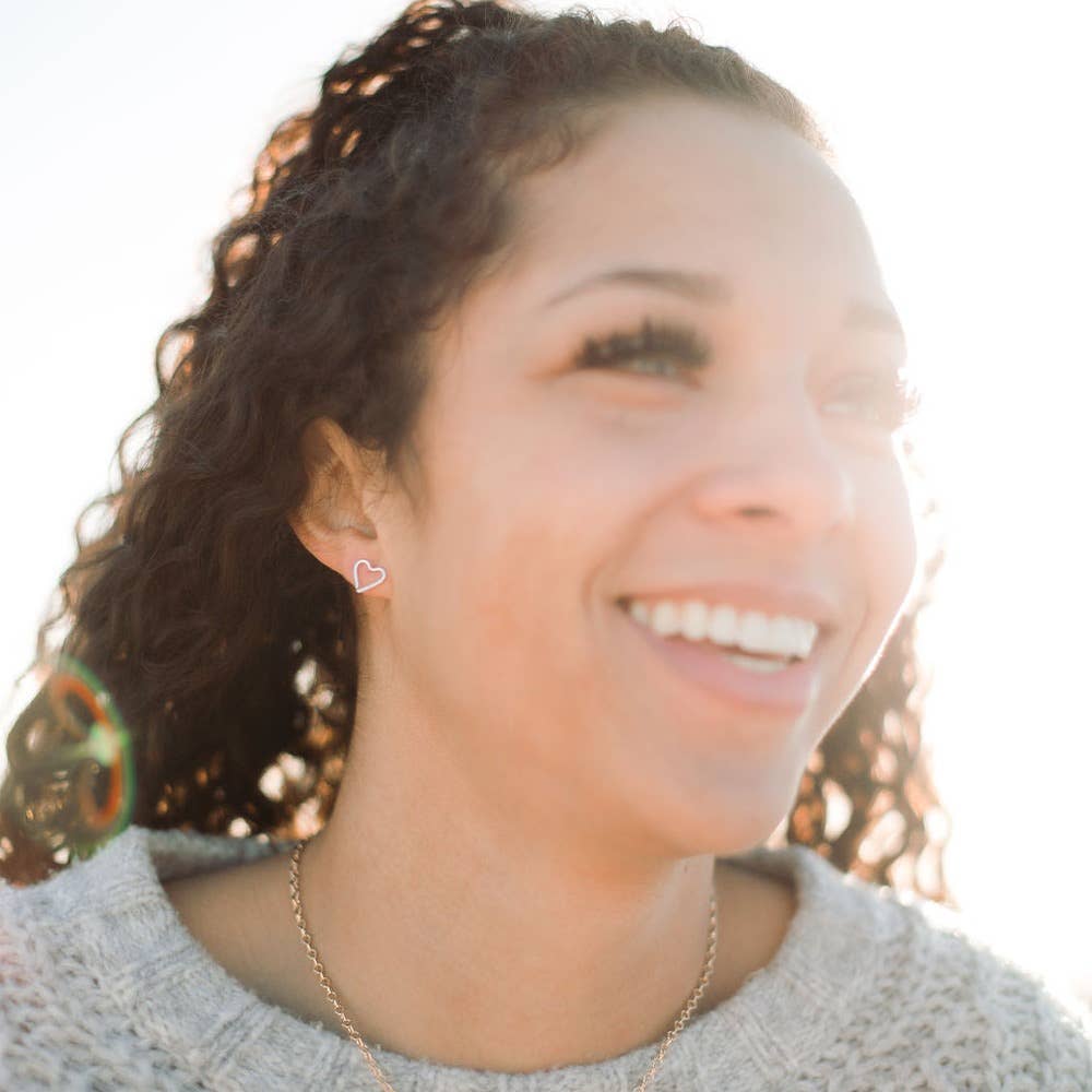 Barberry & Lace Handmade Jewelry - Vente Clous d'oreille - Boucles d'oreilles cœurs martelés | Or 14 carats et argent sterling1
