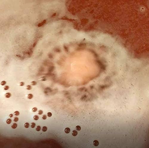 Relaxcation – wholesale Bath bomb/fizz – Cauldron Bath Bomb Lavender with Surprise Toy5
