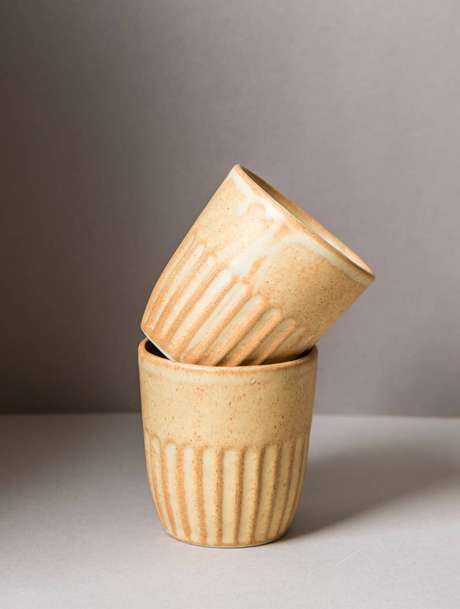 Casa Amarosa - Vendita all'ingrosso Tazza da tè/caffè - Tazza da bere in gres artigianale – Beige, 3,5 x 3 pollici1