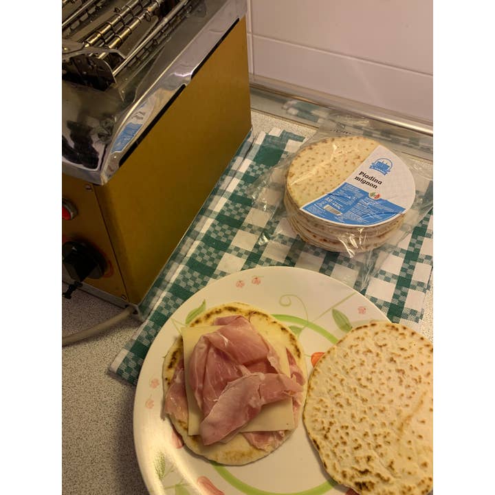 REMOVED BRAND - Wholesale Crackers - Piadina Mignon - Flat Bread For Snacks And Appetizers.1