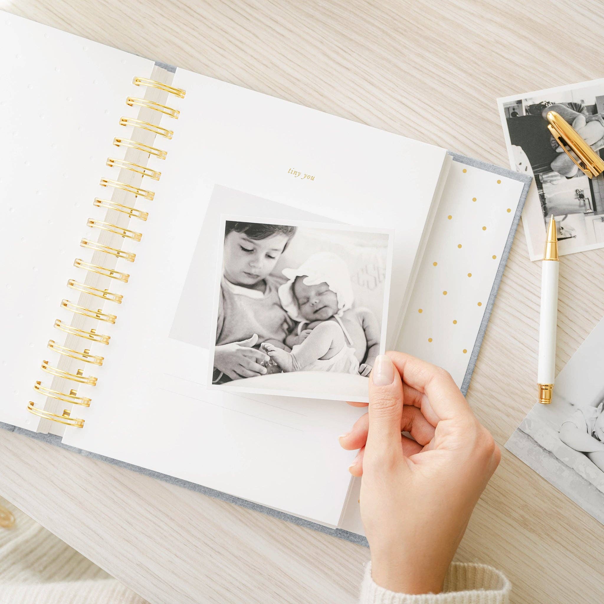 Sugar Paper - Vente Livre de souvenirs – enfant et bébé - Livre pour bébé, Petit pois noir et crème8