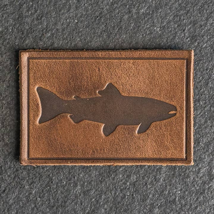 Toppe in pelle di pesce con chiusura a strappo opzionale per la vendita all'ingrosso da parte di Ox & Pine