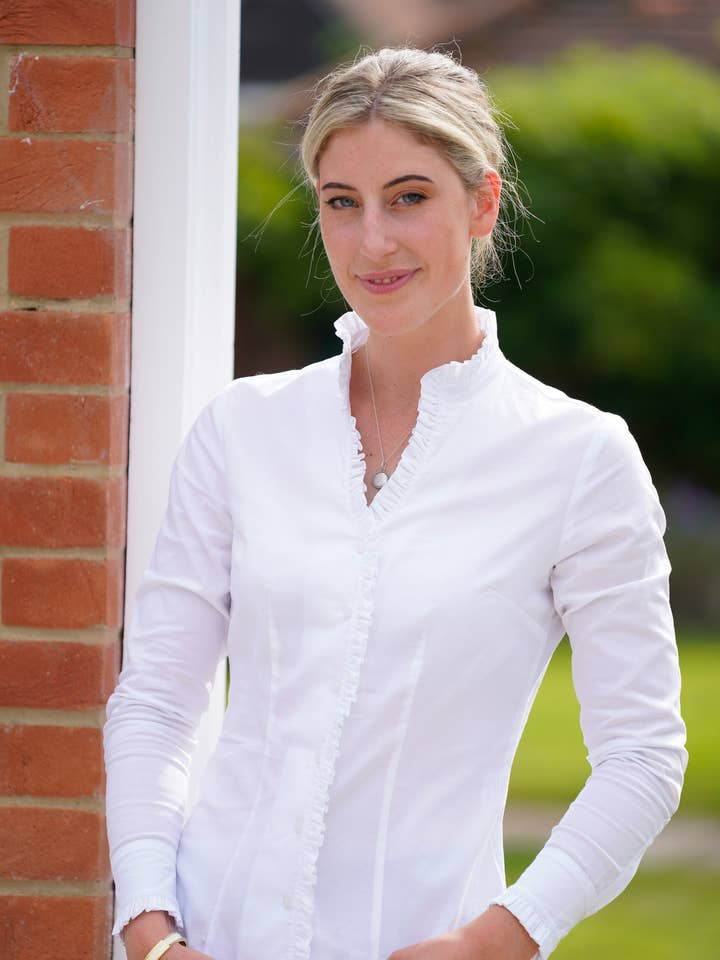 Camisa Madrid com babados por atacado de Ella and Cherry