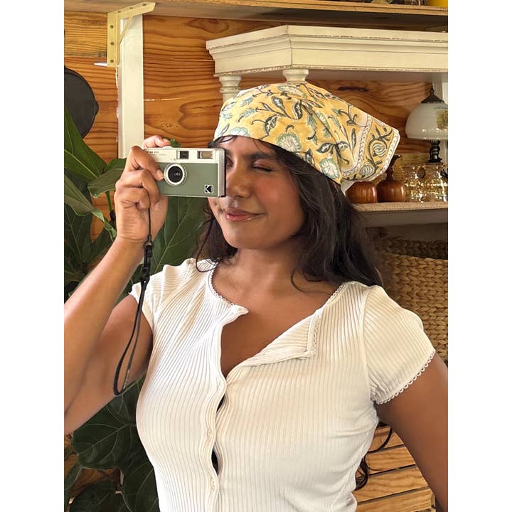 Fioritura di Salvia Limone - Bandana in Cotone Stampato a Mano (KK1519) per la vendita all'ingrosso da parte di White Lotus Fashions