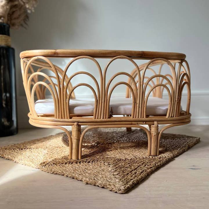 Flair Interiors – Großhandel Haustierbett – Katze/Hund – Handgefertigte Rattan-Haustierbetten für Hunde und Katzen.0