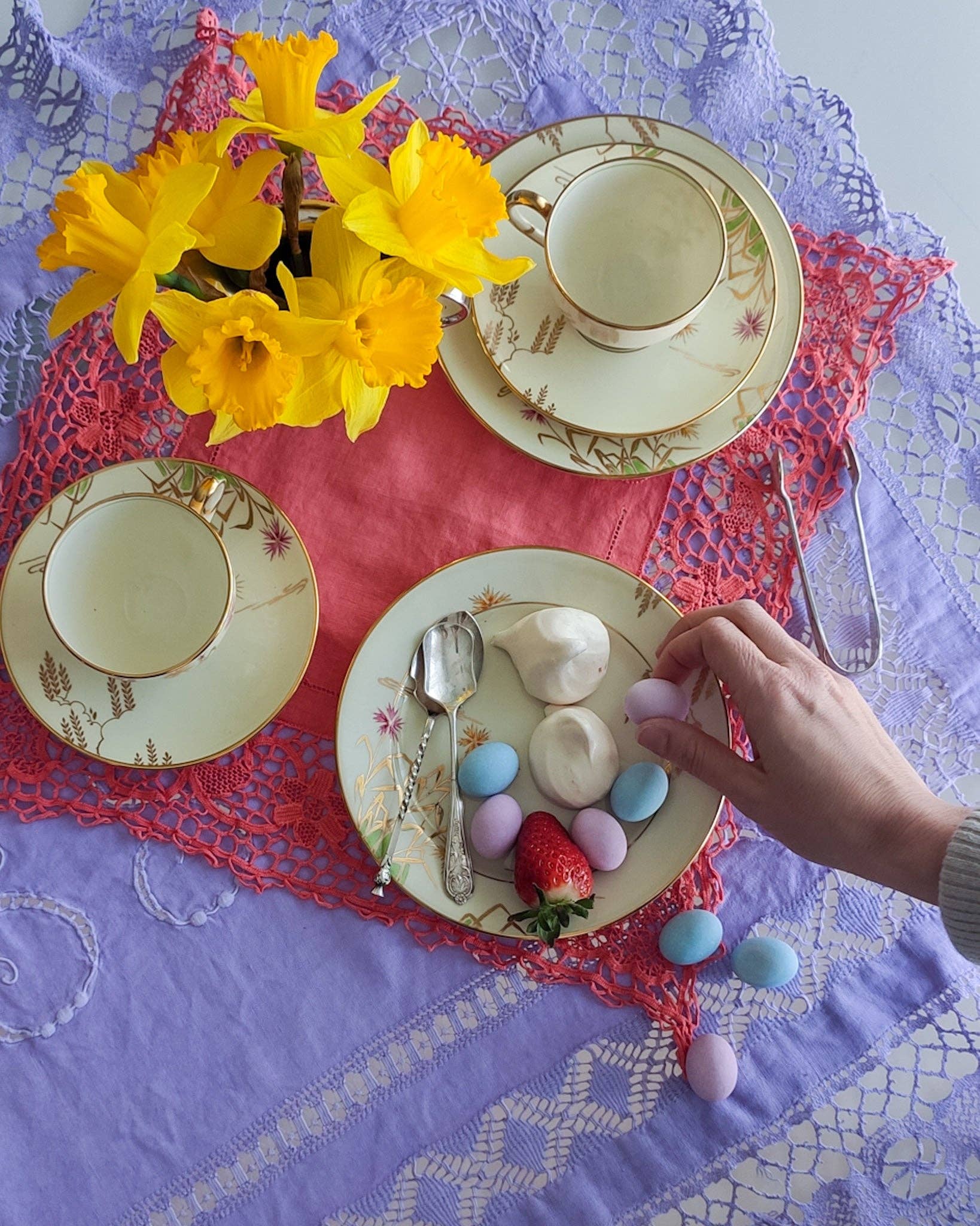 Heyfoo - Wholesale Placemat - Set of three doilies with coral burano lace8