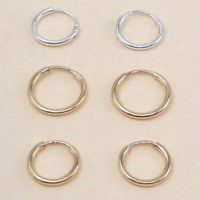 Petite Hoops (guldfärgad 9mm) för wholesale av May Martin
