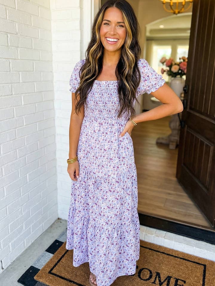 Robe maxi fleurie à taille haute froncée LAS (S-XL) pour la vente par LA Society