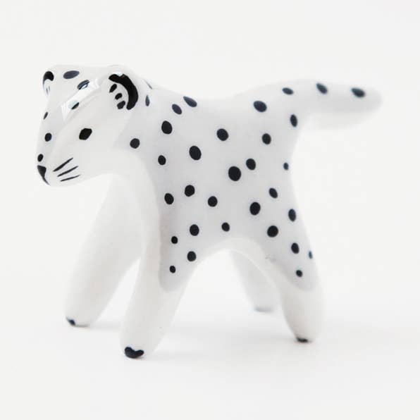 Mini Panthère des neiges/sculpture en céramique pour la vente par Dodo Toucan