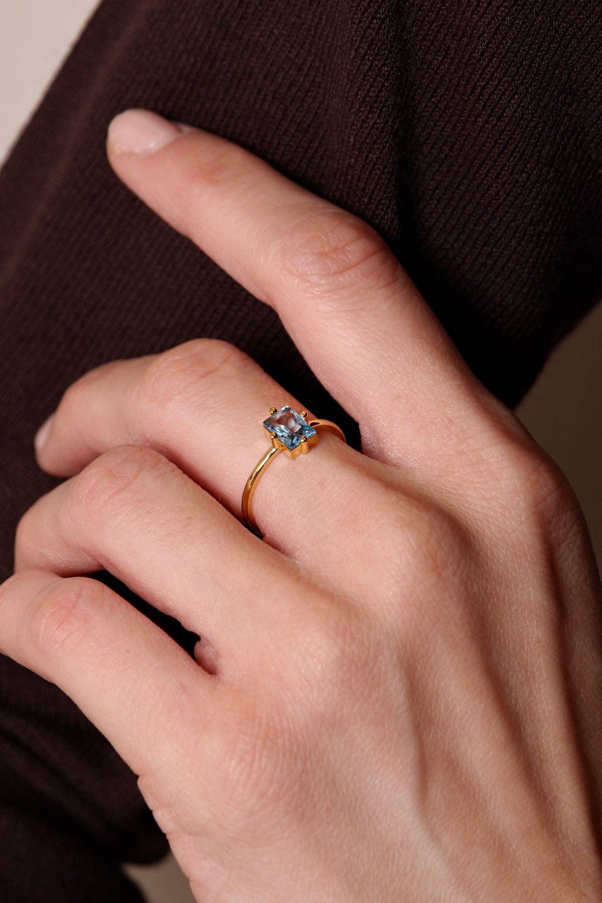 Waekura – Großhandel Einzelstein-/Solitär-Ring – Madeleine Ring mit farbigem Zirkon, 3 Mikron Vergoldung12