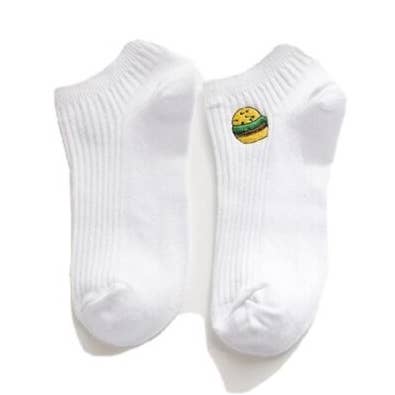 Burger broderede hvide sokker for engroshandel hos Fleur de lys collections