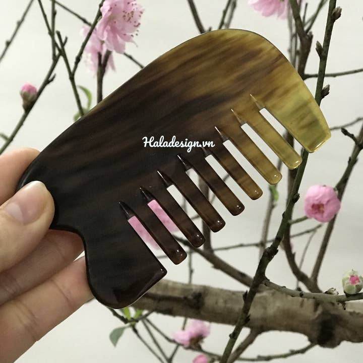 Hala Design - Vente Gua Shas - Peigne guasha en corne de buffle de poche, massage du cuir chevelu