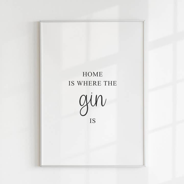 La casa è dove si trova il gin per la vendita all'ingrosso da parte di Kalm Lettering