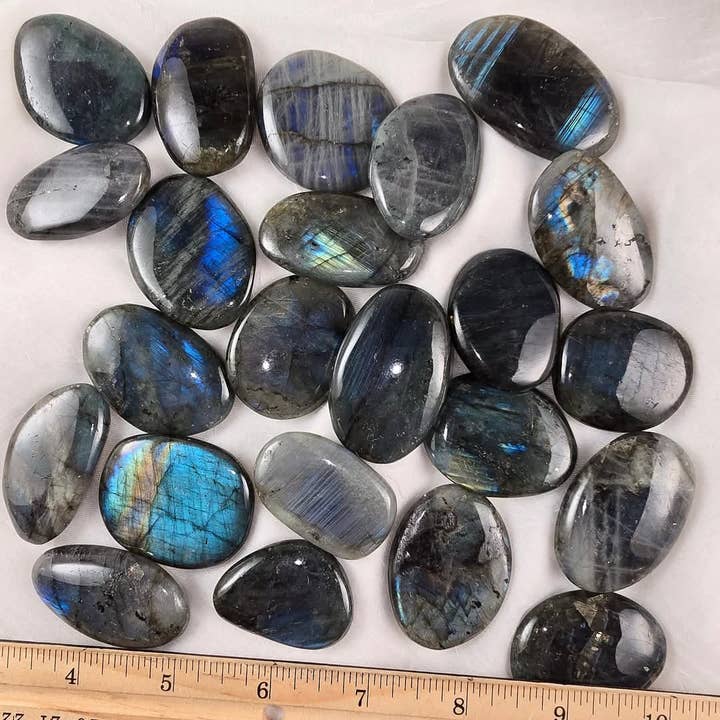 Aquamarine Daydream Wholesale – wholesale Spiritual stone/crystal – .5 Kilo Blue Flash Labradorite Flat Palm Stone ~ Bulk