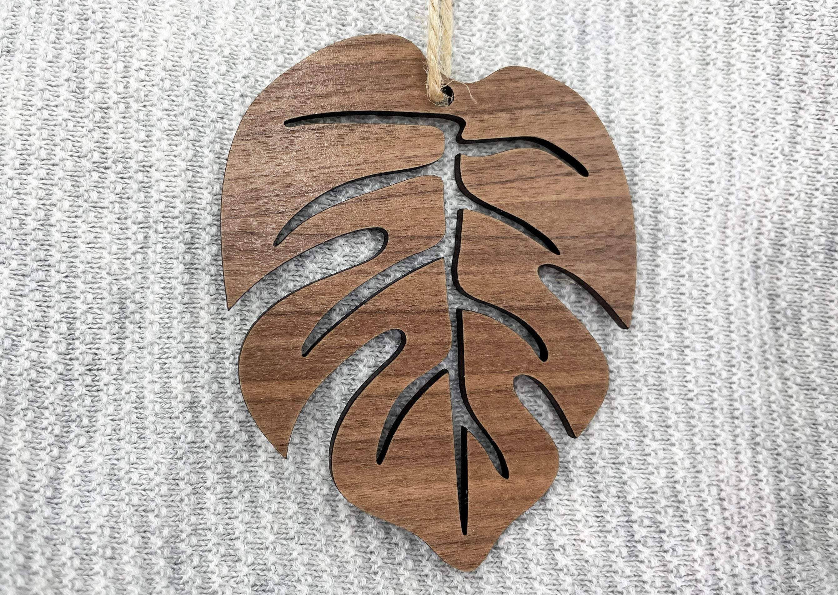 Engraved Chaos - Wholesale Ornament - Monstera Leaf Ornament - Plant Lover Ornament - Gardener Gif3