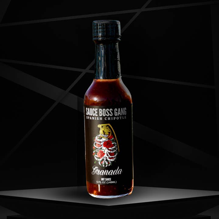Sauce piquante espagnole au chipotle de Grenade — fumée, audacieuse et pleine de saveur pour la vente par Sauce Boss Gang