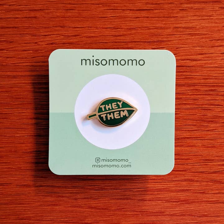 misomomo - Wholesale Lapel Pin/Button - Pronoun Leaf Pin - they/them1