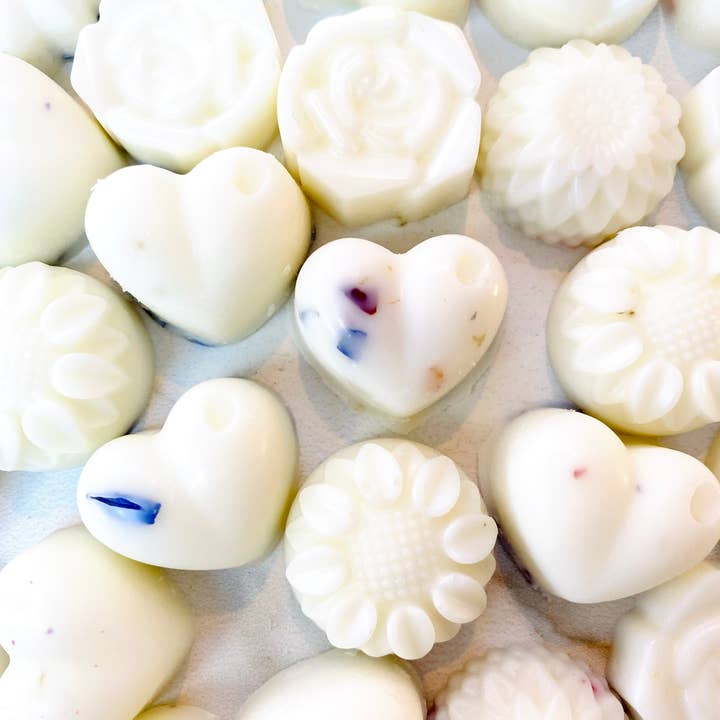 Botanic biodegradable Soy Wax Melts for wholesale by Fleur Essence London