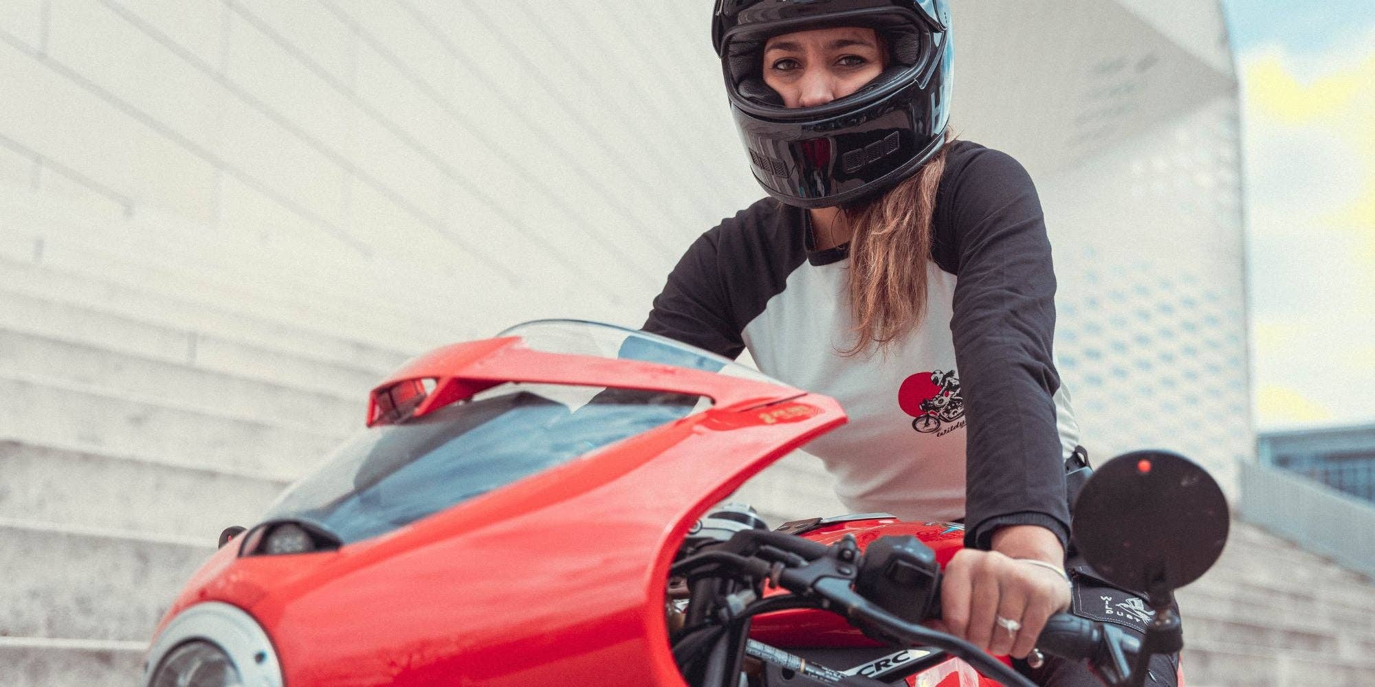 WILDUST - Wholesale Screen Printed T-Shirt - Women's - BASEBALL TEE - REBEL8