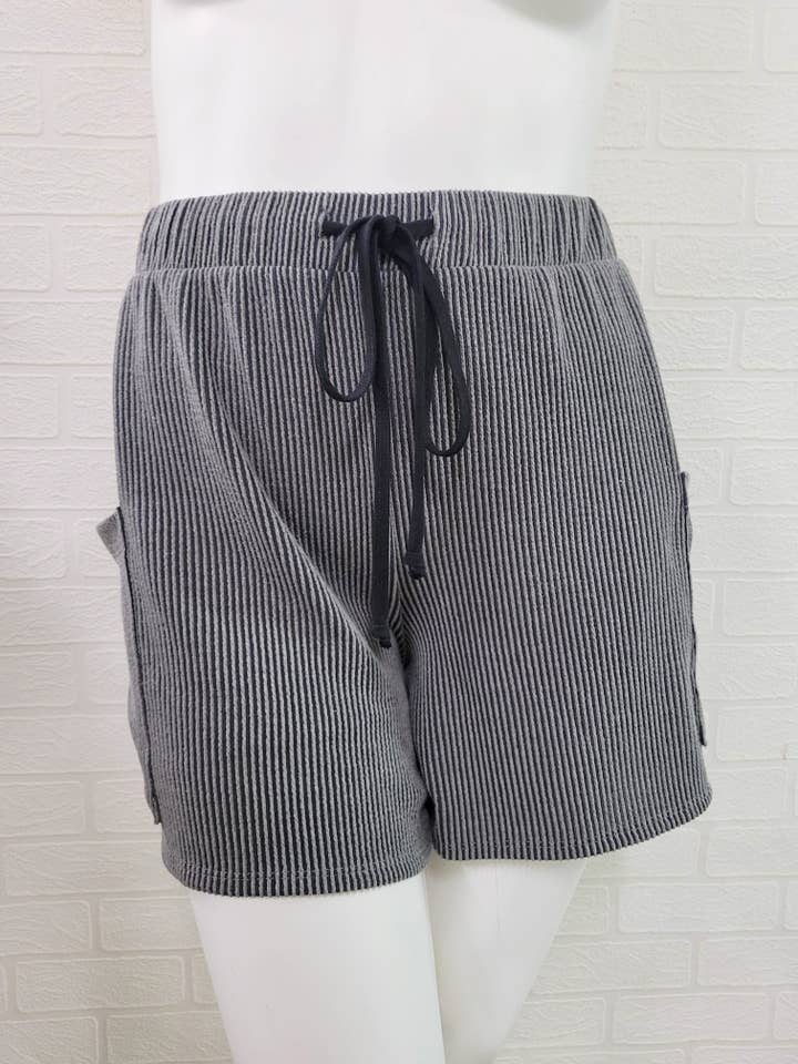 Haute Fox Plus Size & Contemporary - Wholesale Shorts - Women's - Plus Size Ribbed Cargo Shorts with Pockets JK18700-P